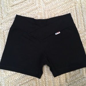 CLOSET CLOSING‼️ 3/$10✨Athletic black booty short